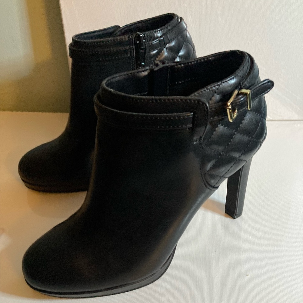 Kelly & Katie Corymbos quilted bootie